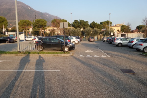Salò
parking in Piazza Pedrazzi, and bus stop