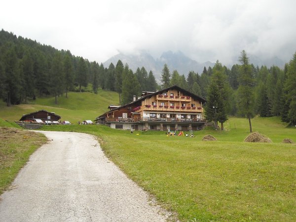 Rifugio Flora Alpina
