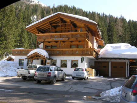Hotel Bergkristall
and parking