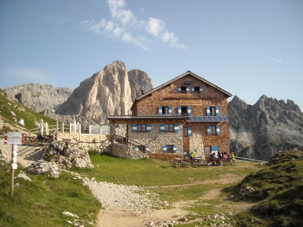 Rifugio Roda de Vael
