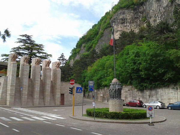 Piazzale Divisioni Alpine
