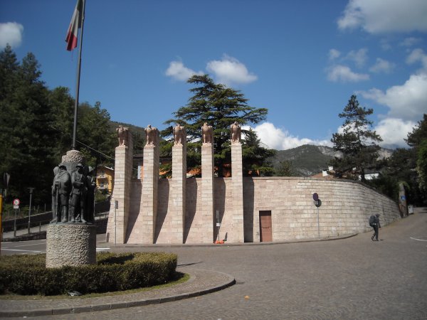 Piazzale Divisioni Alpine
