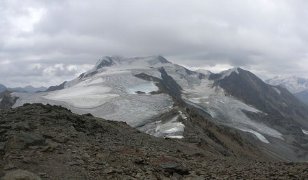 /treks/europe/it/so/ortles-cevedale/cevedale-san-matteo/monte-cevedale-e-il-rifugio-casati-01.jpg