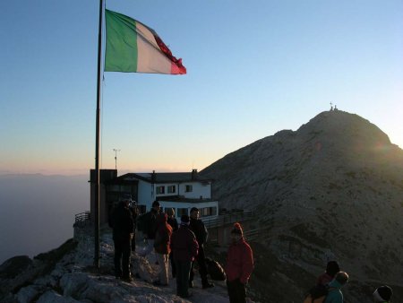 /treks/europe/it/tn/piccole-dolomiti/gruppo-del-carega/rifugio-fraccaroli-e-cima-carega.jpg