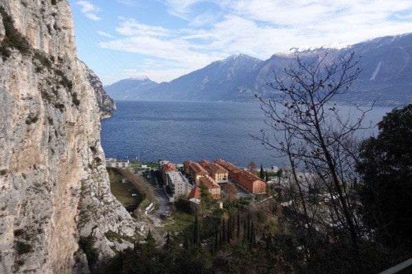 Vista
su Campione del Garda