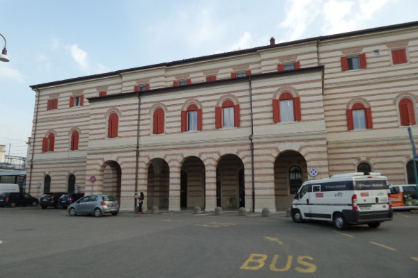 Peschiera del Garda
railway station and bus stop