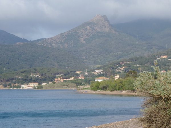 Beach of Acquabona
view of Castello del Volterraio