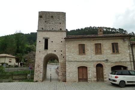 San Vittore delle Chiuse
torre medievale