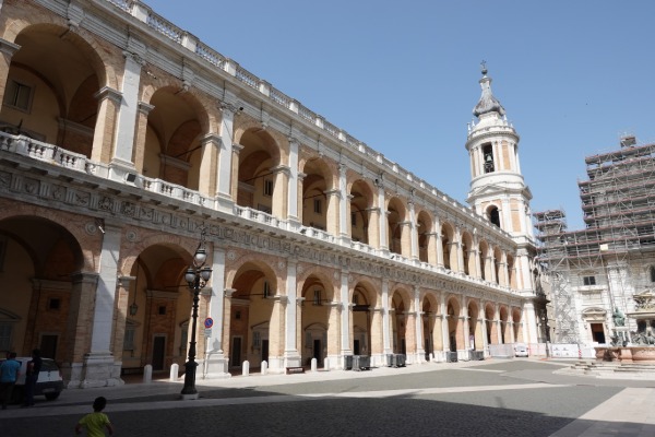 Loreto, Piazza della Madonna
Santuario Maggiore della Santa Casa e della Madonna di Loreto