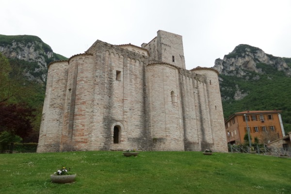 Abbey
of San Vittore delle Chiuse