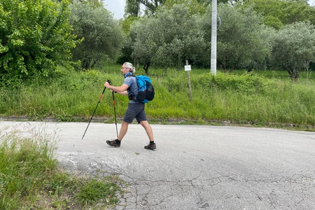 Bivio dritto
o sinistra se si viene dall'abbazia