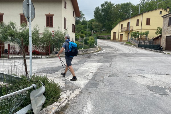 Bivio dritto
o sinistra per Abbazia di Sant'Elena