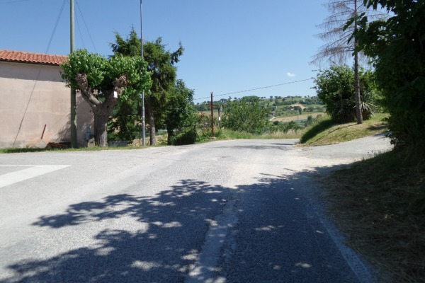 Località Palombare
e incrocio dritto