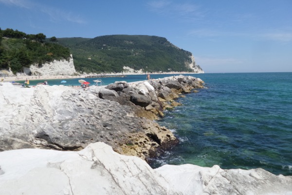 Sirolo
Spiaggia Urbani, e promontorio del Conero