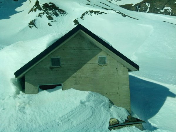 Hut
