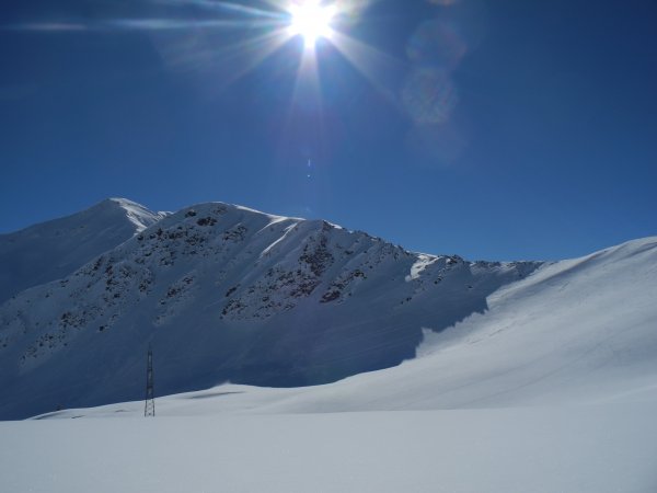 la cima a sinistra del colle