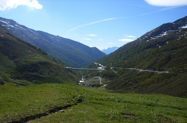 /treks/europe/it/ao/alpi-pennine/valle-del-gran-san-bernardo/valle-gr-st-bernard.jpg