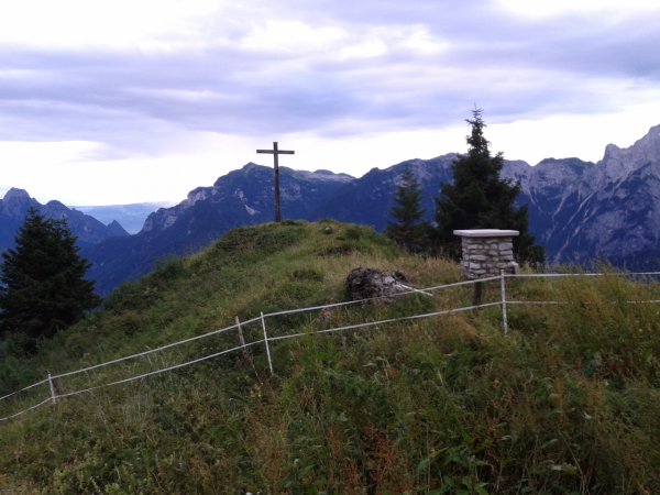 Cross
