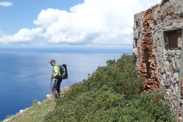 Trekking
