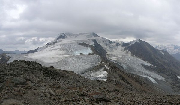 /treks/europe/it/so/ortles-cevedale/cevedale-san-matteo/monte-cevedale-e-il-rifugio-casati-01.jpg