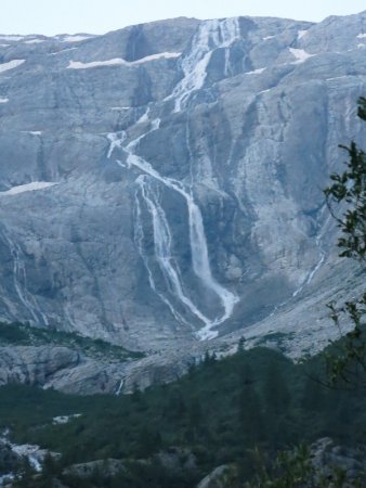 Cascata in fondo alla val Matarot il tratto attrezzato si trova sulla destra della cascata