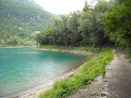 /treks/europe/it/tn/lago-di-garda/riva-del-garda/lago-di-tenno/sentiero-1.jpg
