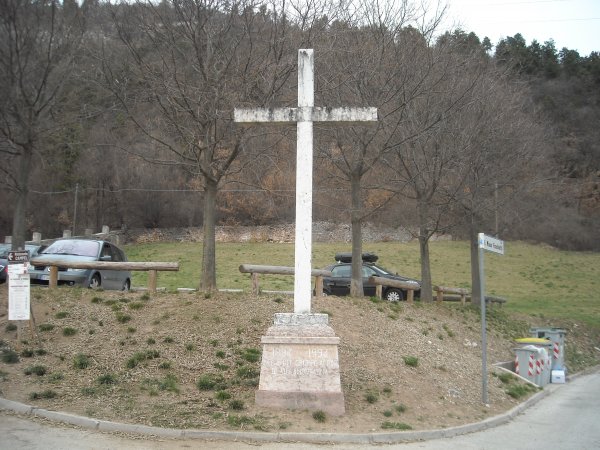 Cross
and parking