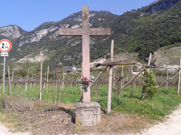 Cross
