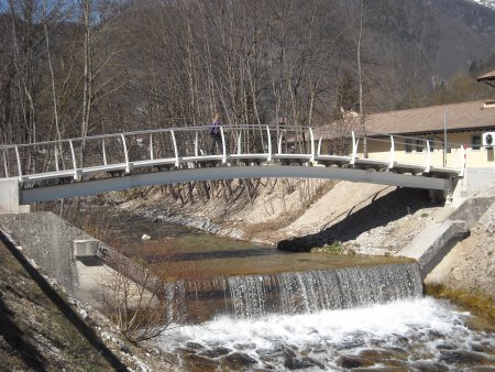 /treks/europe/it/tn/valle-di-ledro/lago-di-ledro/lago-di-ledro/ponte/image.jpg