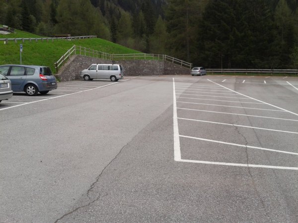 Parking
at Località Frotten