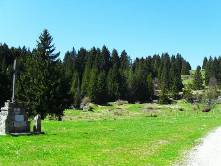 crocefisso presso ex cimitero militare italiano