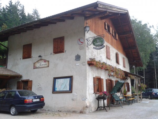 Rifugio Alpenrose
