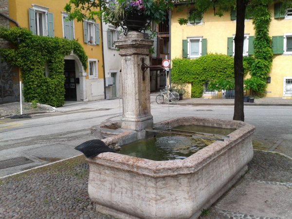 Piazza Piedicastello
