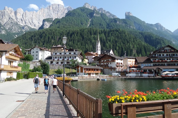 Passeggiandoattorno al Lago di Alleghe