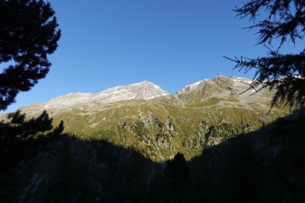 Vista dal sentiero
verso la Punta Bianca