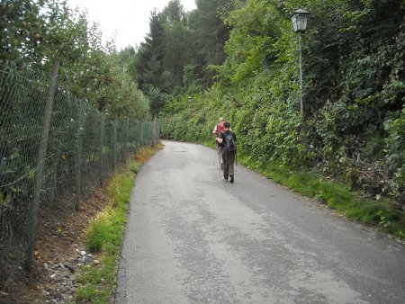 /treks/europe/it/bz/oltradige/caldaro/valle-della-primavera/stradina-1.jpg