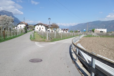 Bivio stradale, a destra
