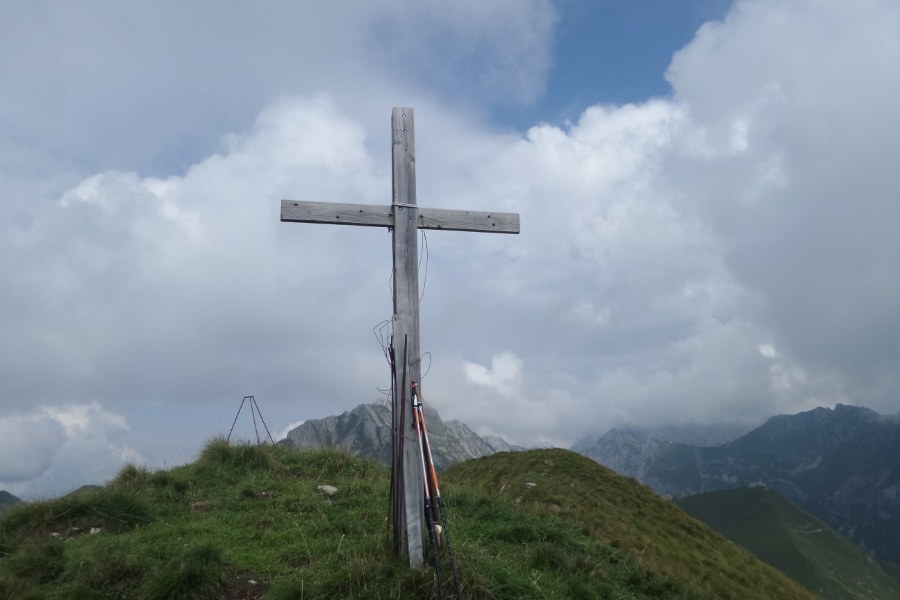 Cima con croce