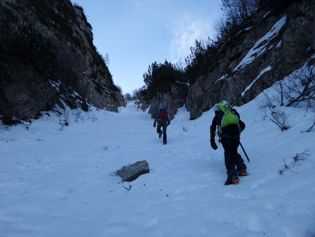 Salendo per il vajo
