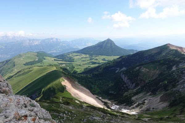 Panorama dal Cornetto
verso le Viote e il Palon Panorama dal Cornetto
verso le Viote e il Palon