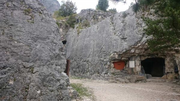 Il portone d'accesso Il portone d'accesso