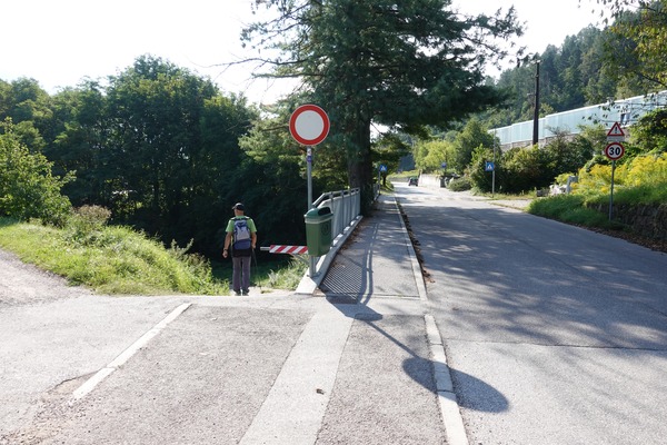 Bivio leggermente sinistra
Bivio leggermente sinistra