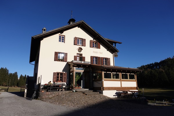 Wölflhof

