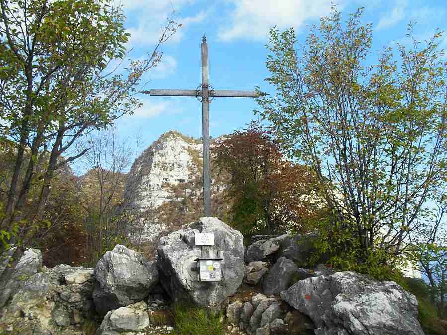 Cima con croce