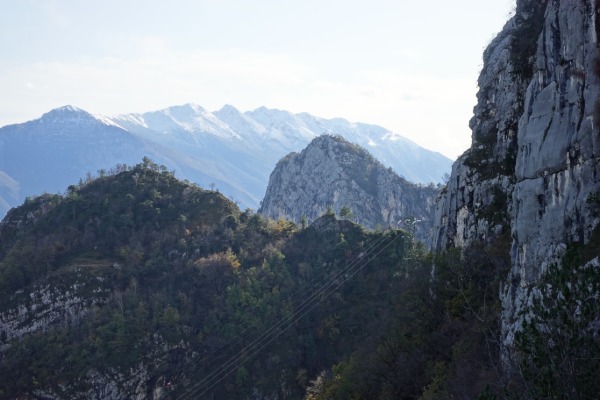 Cima Capi
e Monte Baldo sullo sfondo