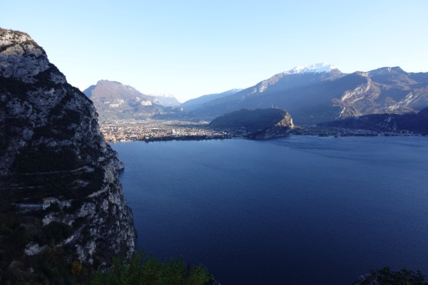 Panorama da Regina Mundi
verso Riva del Garda e Monte Stivo