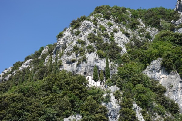 Eremo di San Valentino
visto dallo sperone di roccia