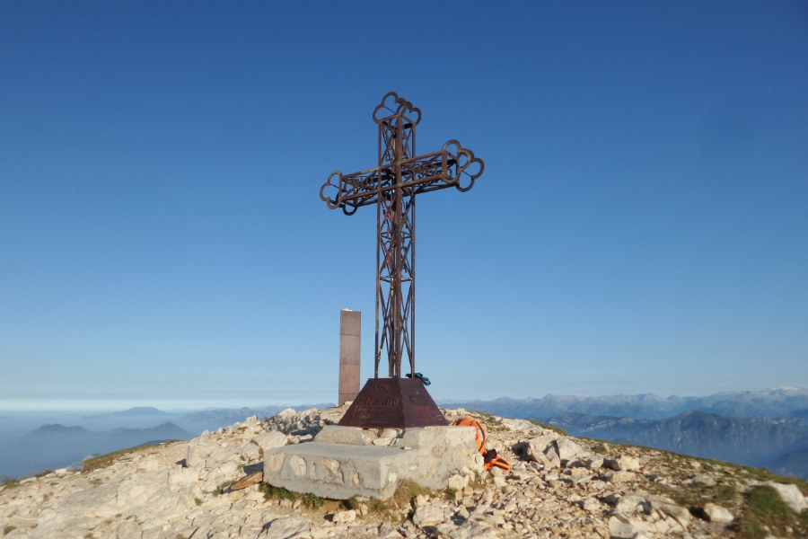 Cima con croce