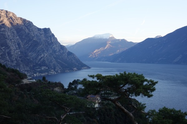 Vista panoramica
Con Monte Stivo