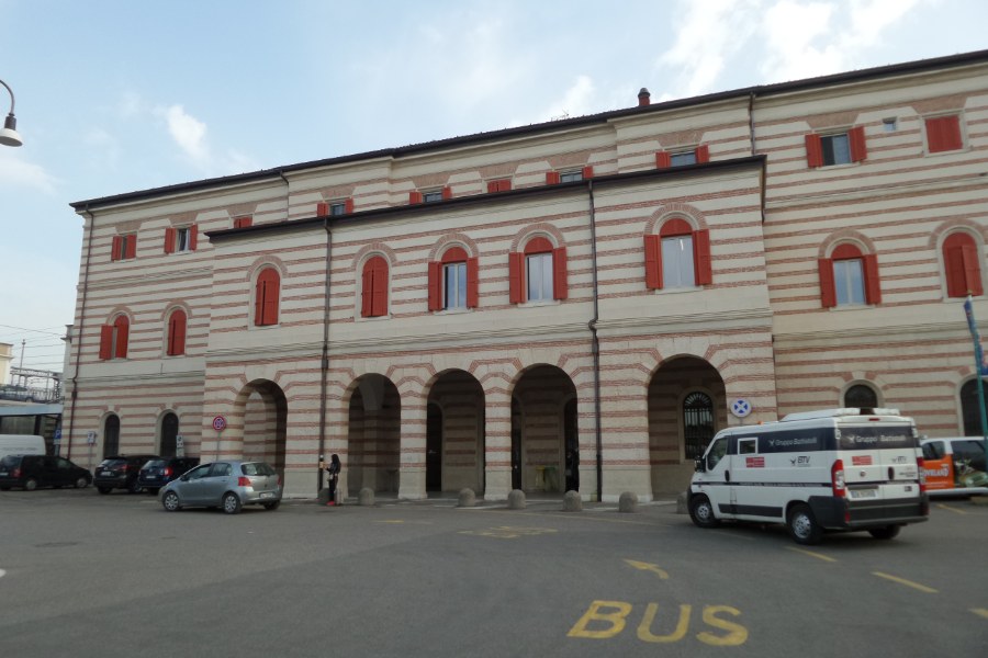 Stazione ferroviaria Stazione ferroviaria